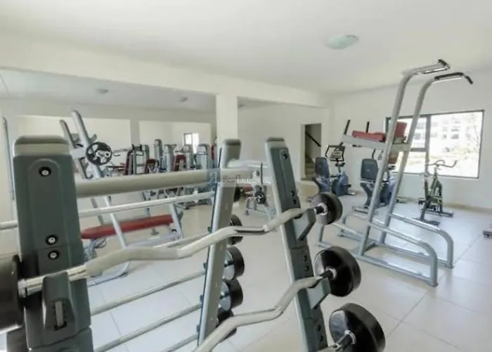 Priceless 2Bed, Pool, Gym, Wifi
