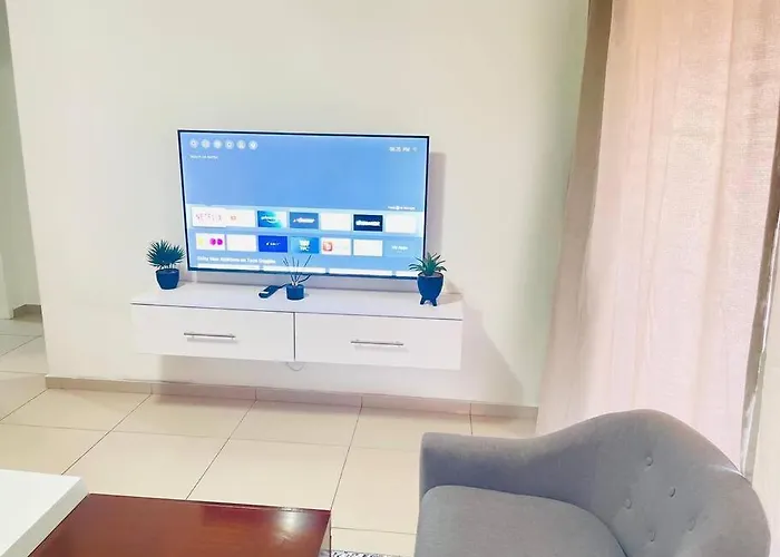 Priceless 2Bed, Pool, Gym, Wifi