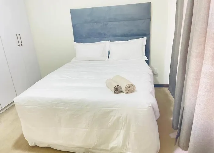 Priceless 2Bed, Pool, Gym, Wifi