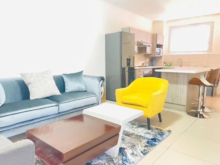 Priceless 2bed, Pool, Gym, Wifi Midrand