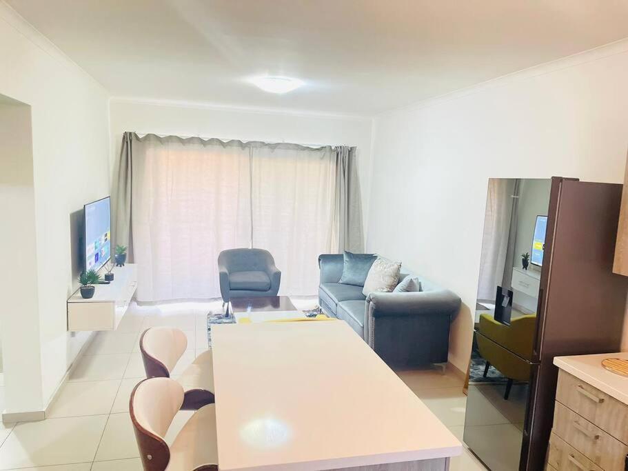 Priceless 2bed, Pool, Gym, Wifi * Midrand
