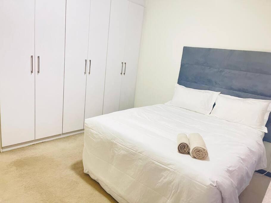 Priceless 2bed, Pool, Gym, Wifi Midrand