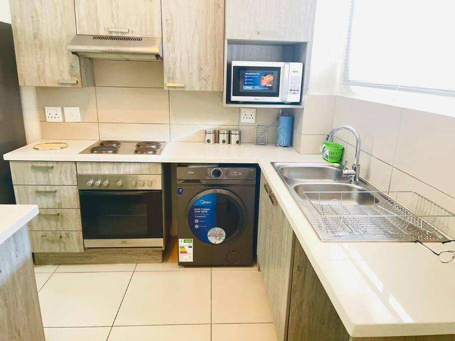 Priceless 2bed, Pool, Gym, Wifi Apartment Midrand