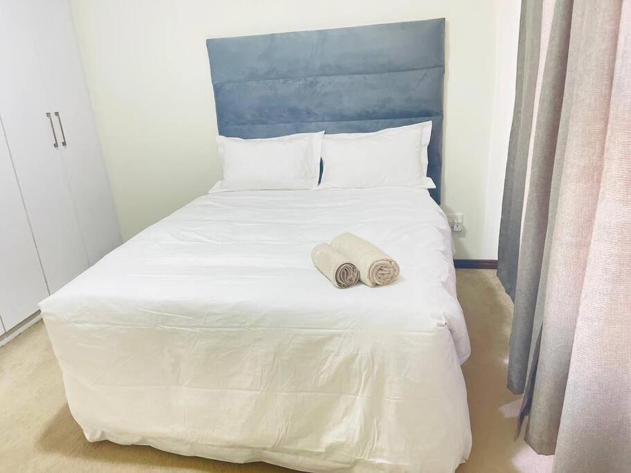 Priceless 2bed, Pool, Gym, Wifi *